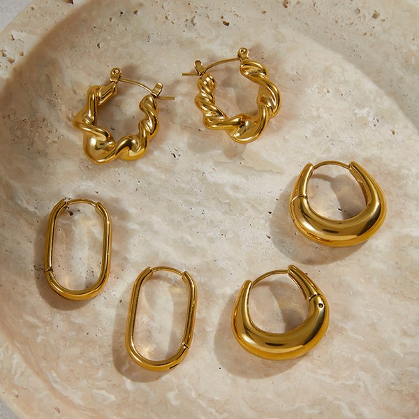Arc huggie hoops, photo 4