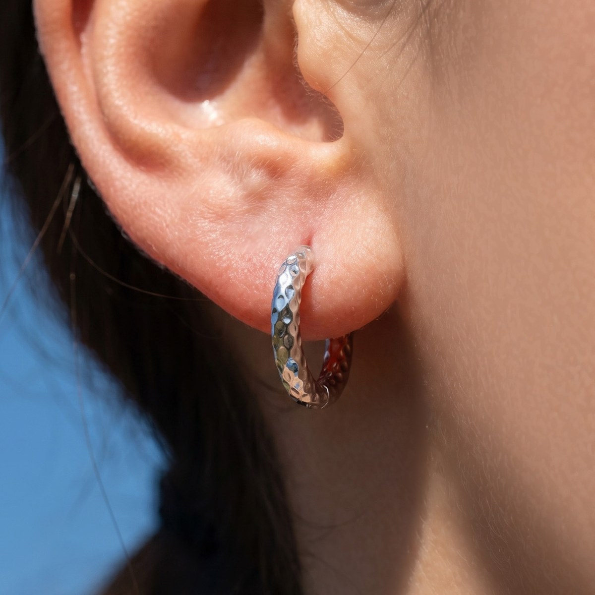 Hammered huggie hoops, photo 2